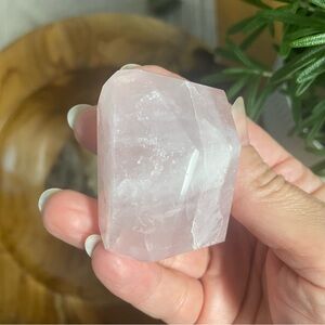 Rose Quartz Gem shape Freeform Crystal Home Accent